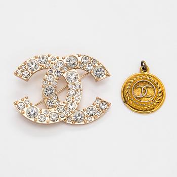 Chanel, brosch och hänge.
