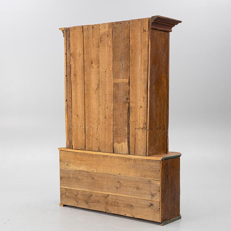 Skåp, allmoge, daterat 1818.