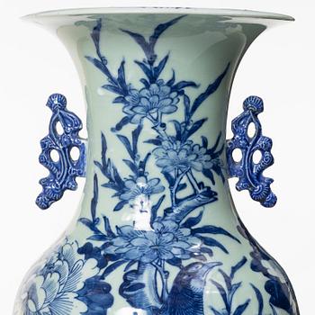 Vas, porslin, Kina, Qingydnastin, 1800-tal.
