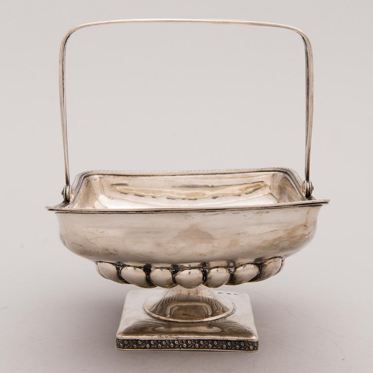 BRÖDKORG, silver, Balticum, 1800-talets första hälft.