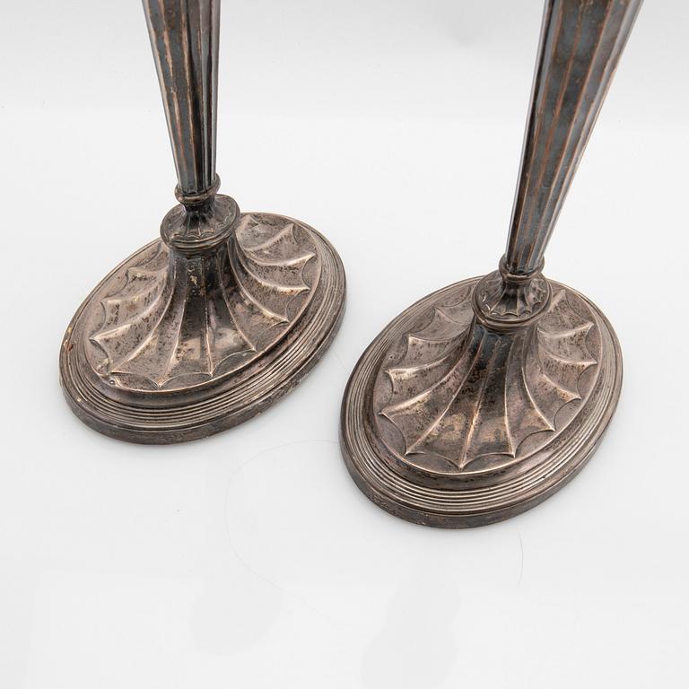 Goldsmiths & Silversmiths Co Ltd, candlesticks a pair, silver London 1901.