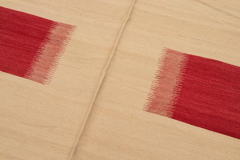 Matta, slätvävd, ca 240 x 165 cm.