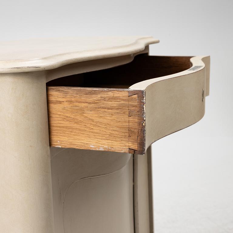 Cabinet, 20th century.