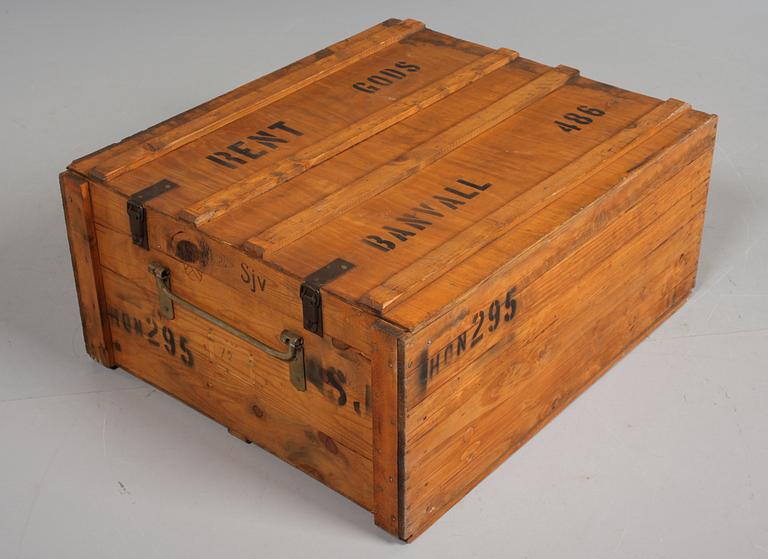 FÖRVARINGSLÅDA, Sverige, omkring 1900-talets mitt.