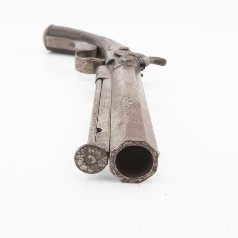 A percussion pistol, 19th century.