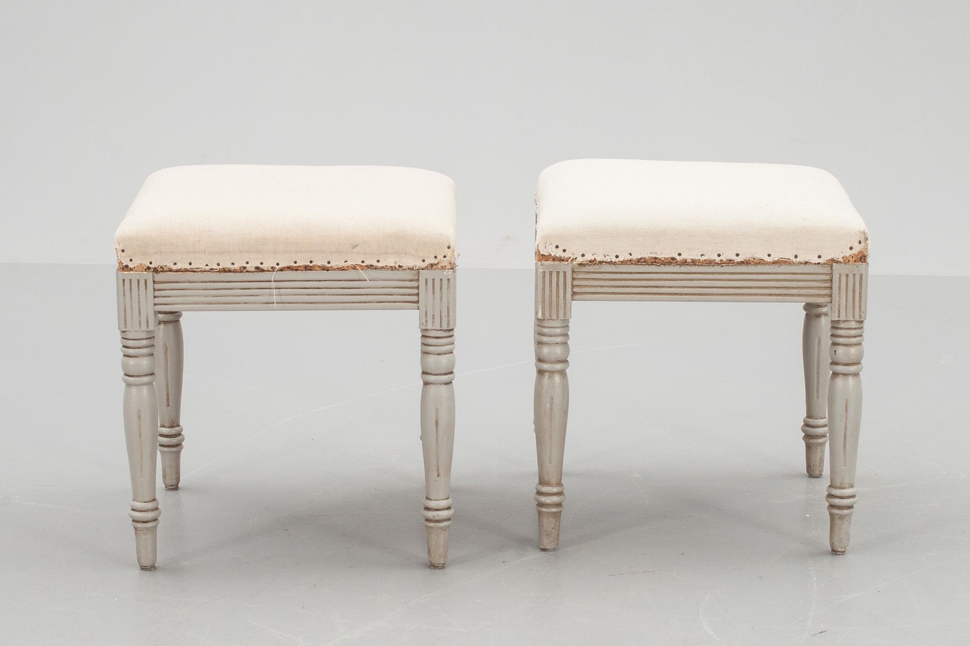 TABURETTER, ett par. Gustaviansk stil, 1800-talets slut.