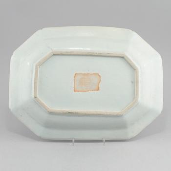 UNDERFAT, porslin, Kina, 1700-tal.