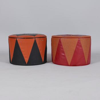 SITTPUFFAR, 2 st, 1900-talets andra hälft.