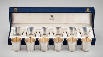 PUNCHBÄGARE, silver, 6+6 st. GAB resp ABG. 1950-tal. Tot vikt ca 330 g.