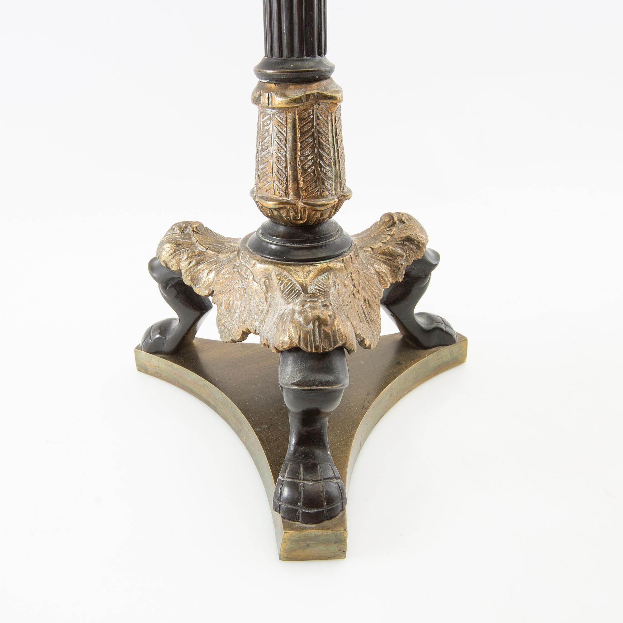 Kandelabrar ett par Empire-stil omkring 1900.