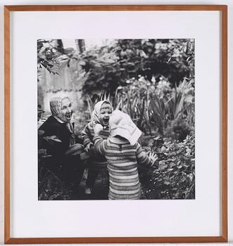 Antanas Sutkus, "My Twin Daughters with Aunt Elena, Salakas 1978".