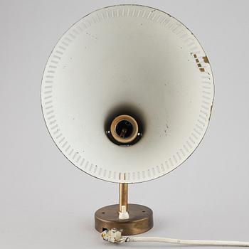 HANS BERGSTRÖM, a brass wall light from Ateljé Lyktan, 1940's/50's.