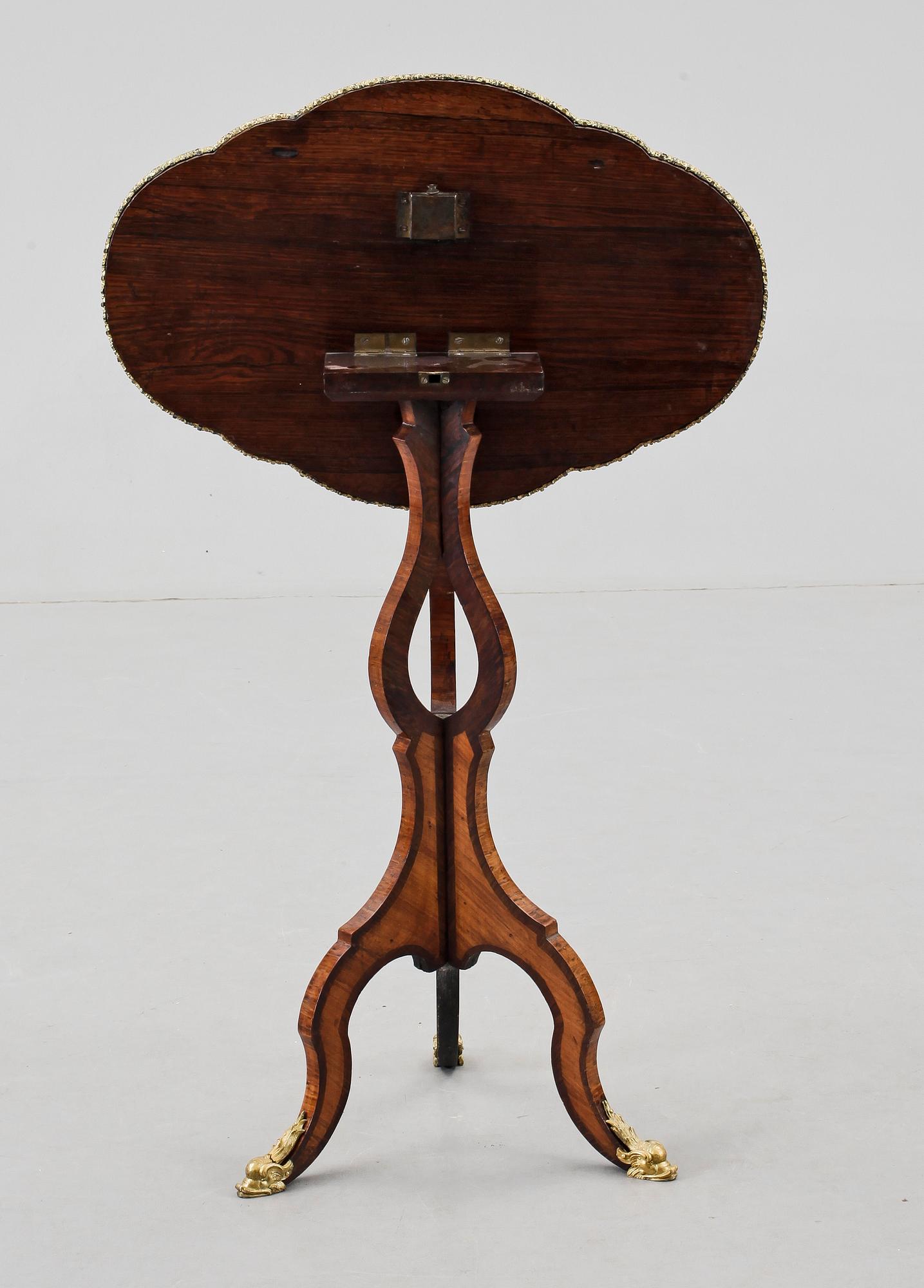 LAMPBORD/ FÄLLBORD, Louis XVI-stil, 1800-talets andra hälft.
