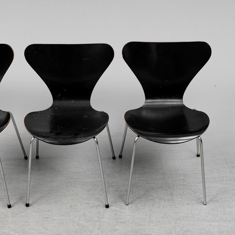 ARNE JACOBSEN, four 'Series 7' chairs from Fritz Hansen, Denmark, 1974.