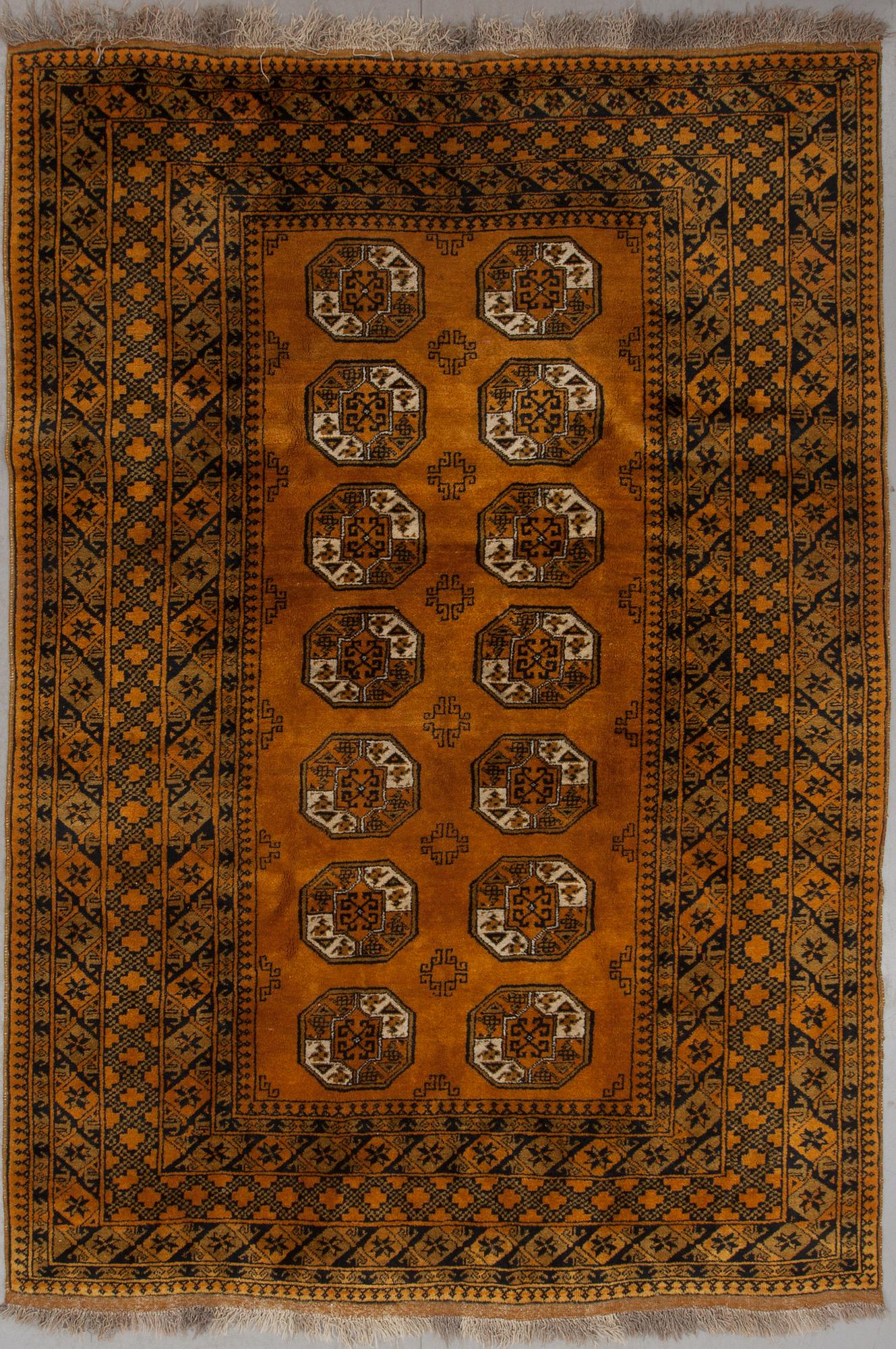 MATTA, old, s.k guldafghan, ca 285 X 201 cm.