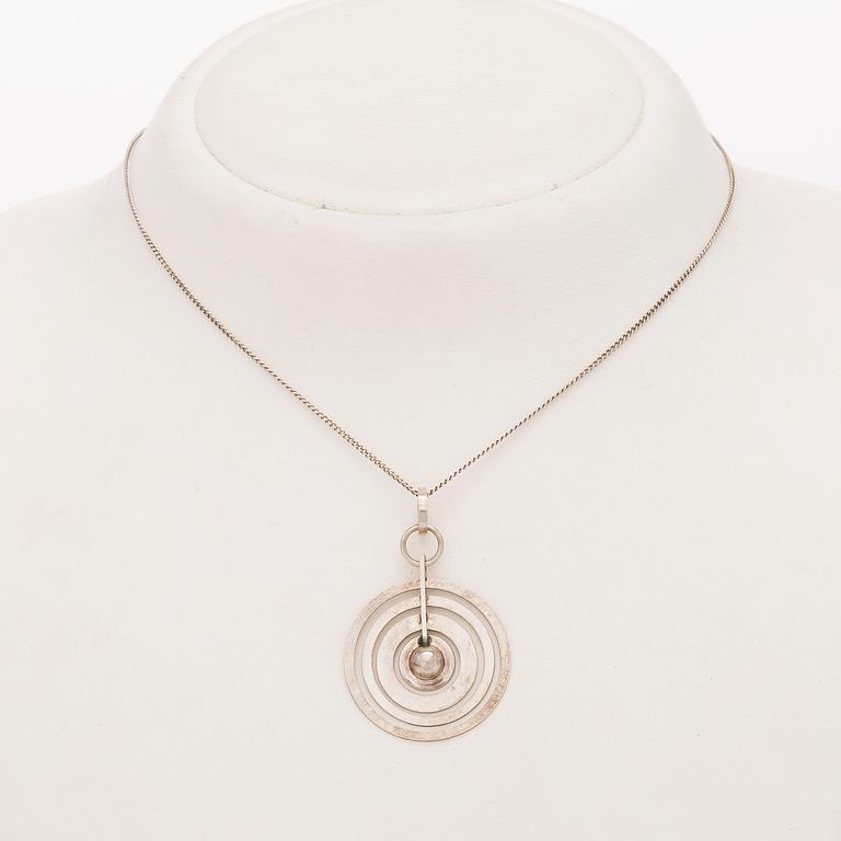 TAPIO WIRKKALA, RIIPUS, "Hopeakuu", hopeaa. Kultakeskus 1972.