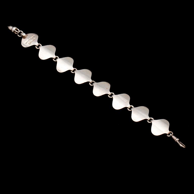 ARMBAND, silver, Theresia Hvorslev, Alton, 1969. Vikt ca 34 g.