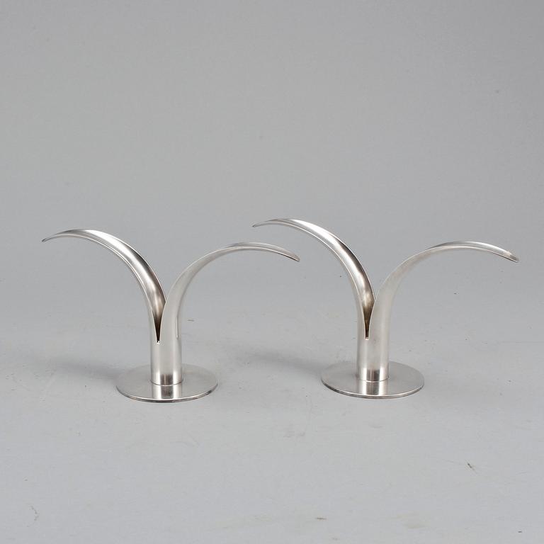 LJUSSTAKAR, ett par, nysilver, "Liljan", Ivar Ålenius Björk, Ystad Metall.