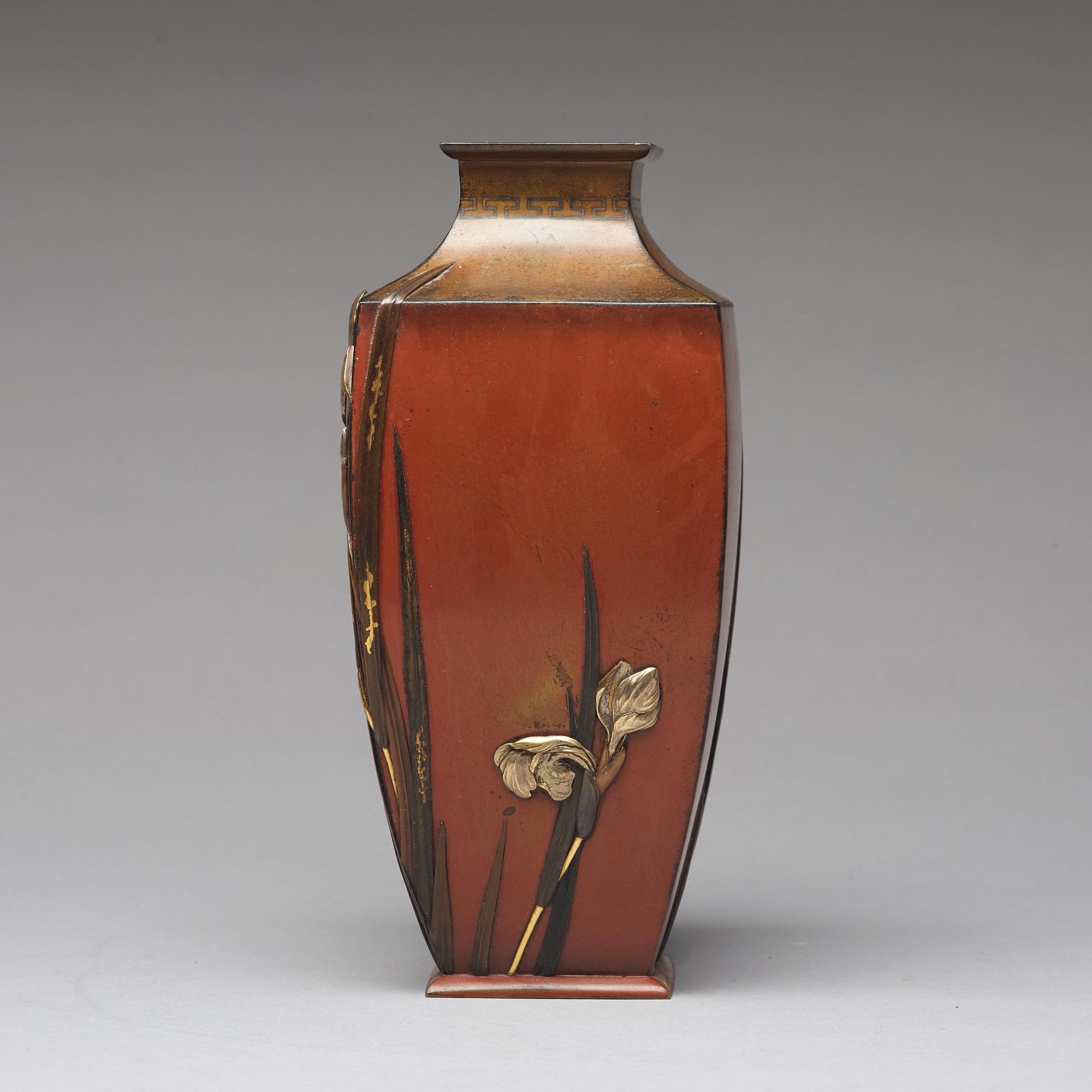 VAS, brons. Japan, Meiji (1868-1912), signerad.