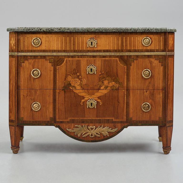 A Gustavian commode by G Foltiern (master in Stockholm 1771-1804), late 18th century.