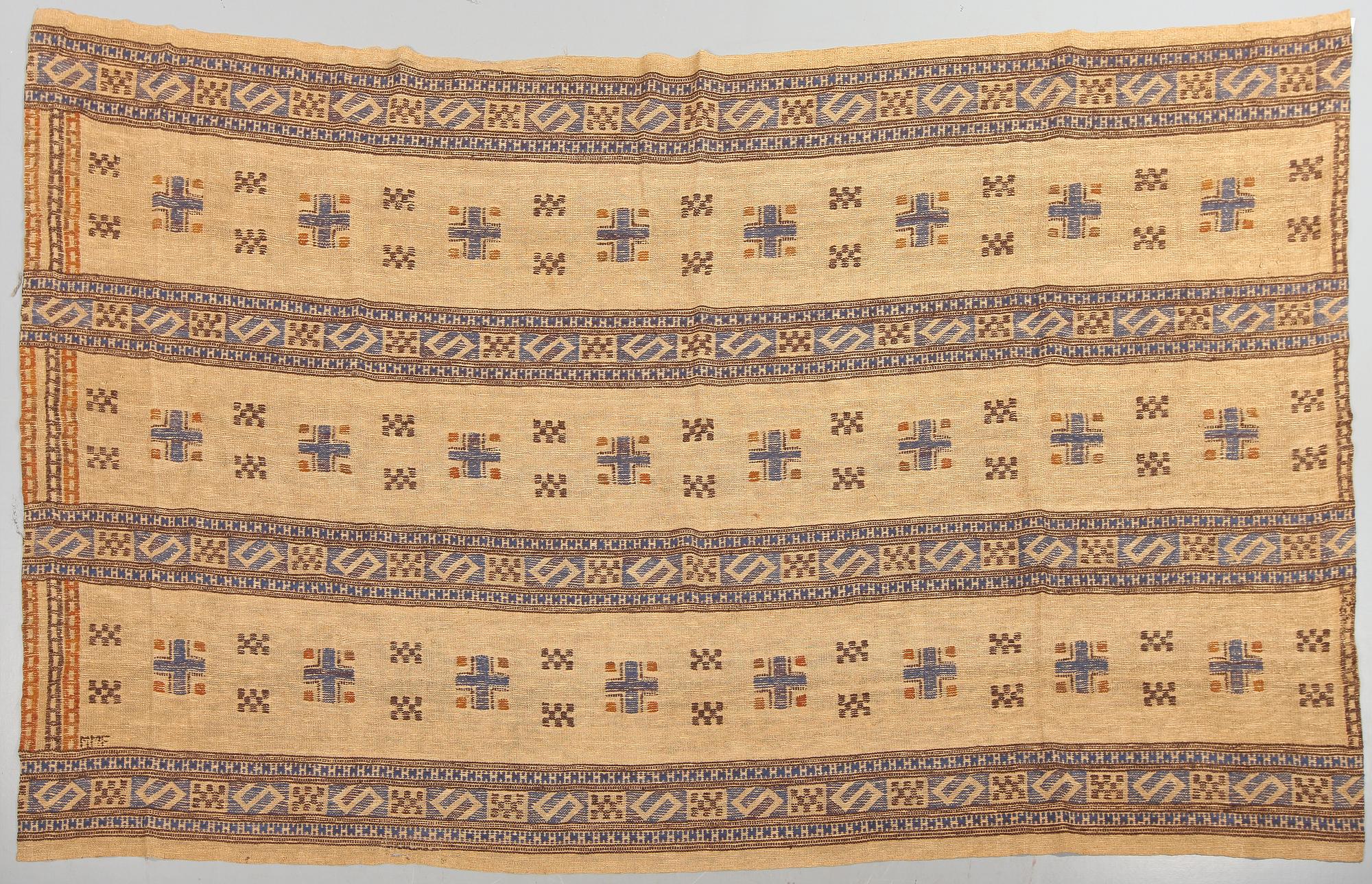 DRAPERI, "Blå S-bård", Märta-Måås Fjetterström, signerat MMF, före 1942, 272 x 159 cm.