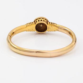 A Tillander, Armband, 14K guld, granat och pärlor. S:t Petersburg, tidigt 1900-tal.