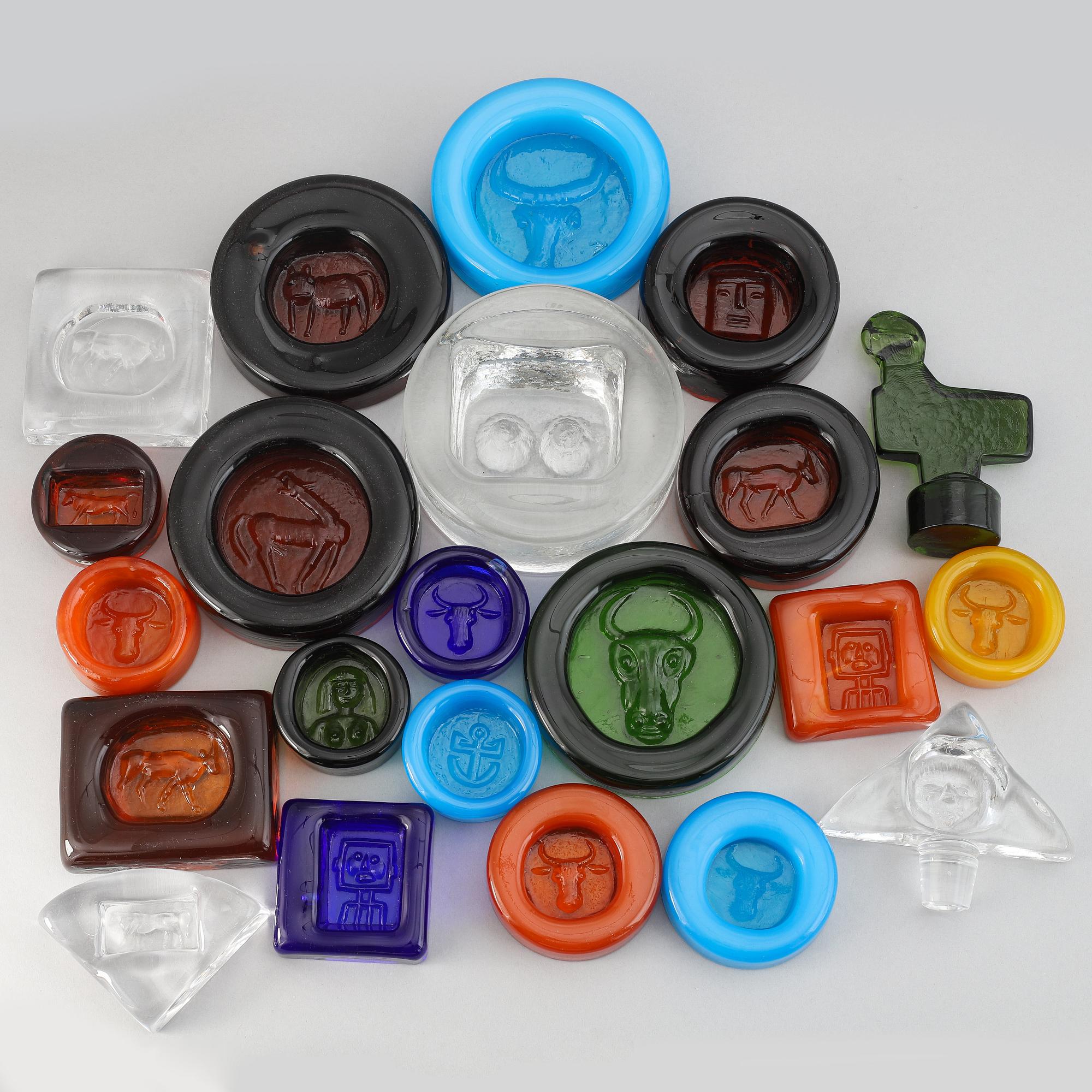 Erik Höglund, 23 glass objects.