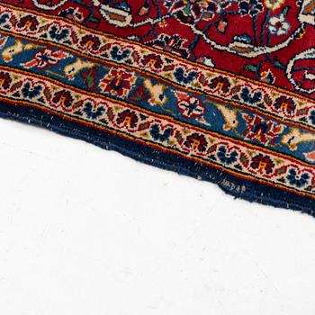 A Kashan carpet, a. 420 x 290 cm.