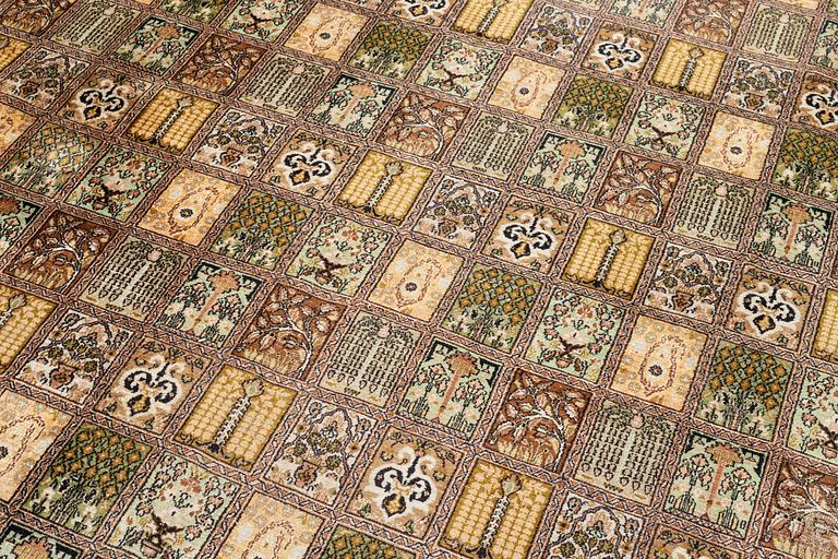 Matta, silke, ca 300 x 210 cm.