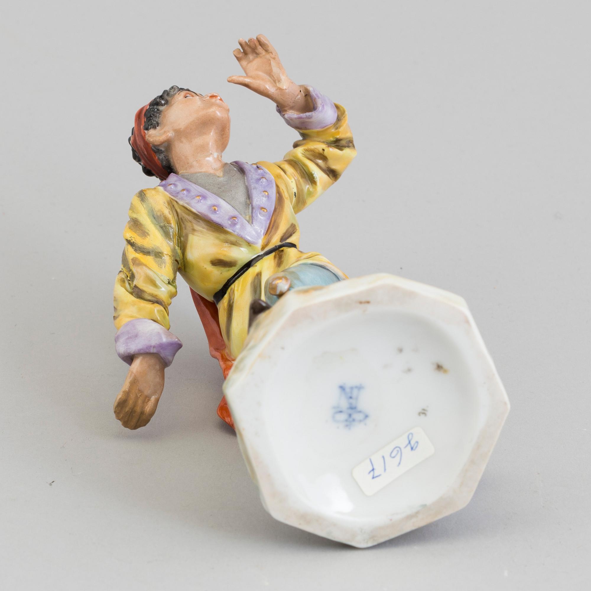 A German porcelain figure, ealry 20th Century.