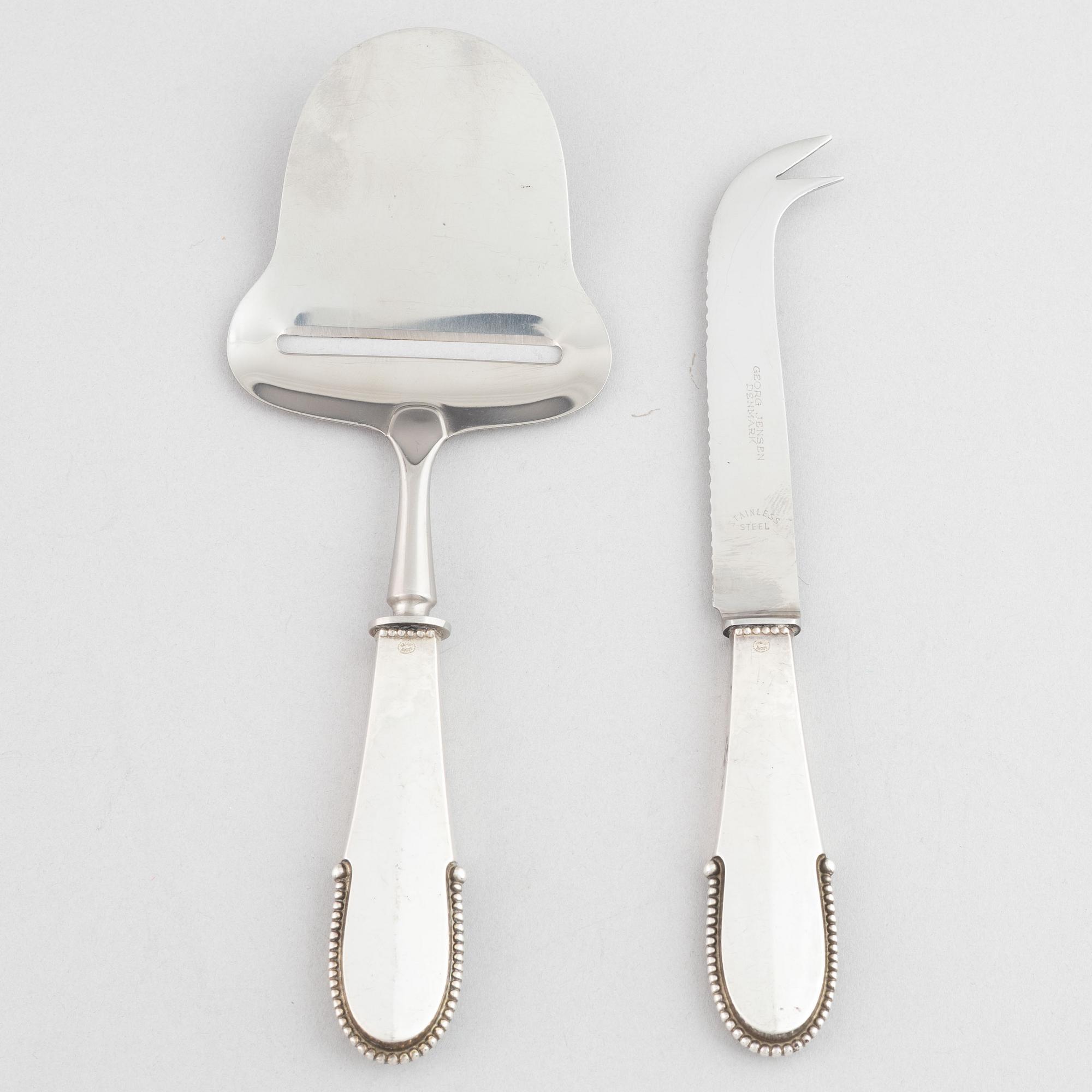 Georg Jensen, cheese slicer and cheese knife, silver, model Kugle/Beaded.