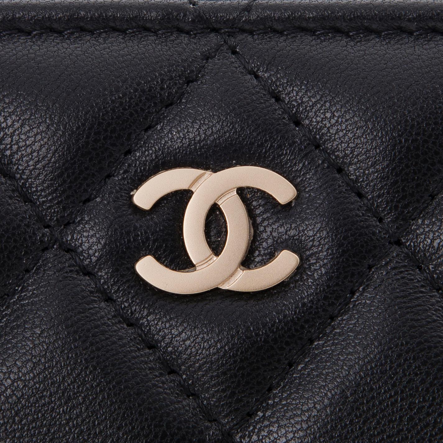CHANEL, Travel Case / clutch bag with zipper.