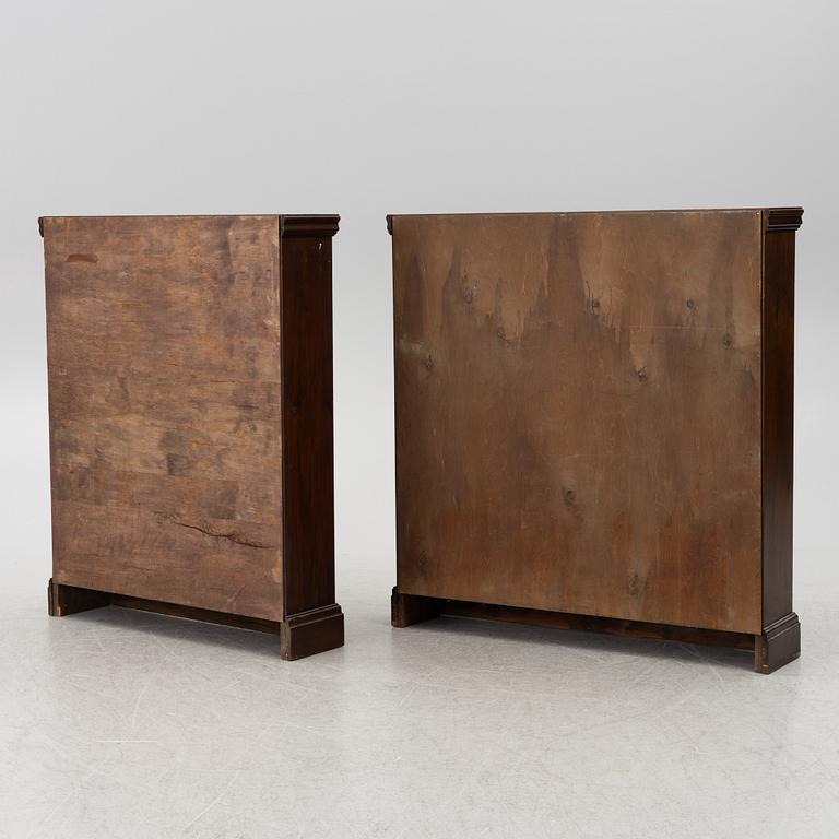 A pair of similar bookcases, first half of the 20th century.