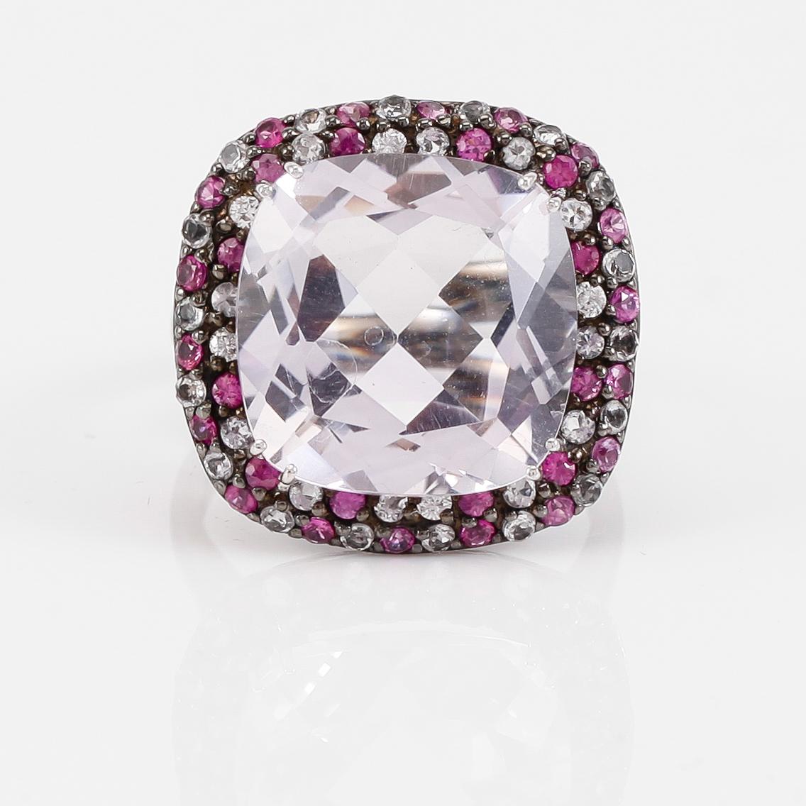 RING, silver, ametist, diamanter och rubiner.