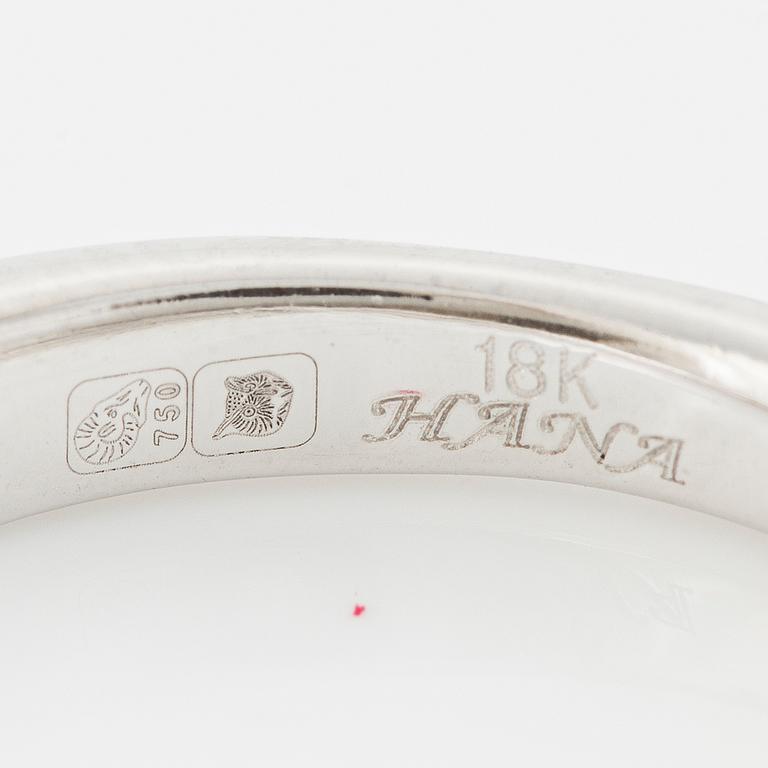 Ring, 18K white gold with small brilliant-cut diamonds.