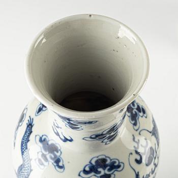 A blue and white porcelain urn and vase, China, 20th century.