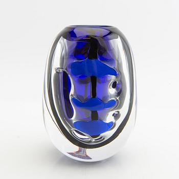 Lars Hellsten, a vase, Orrefors, late 20th Century.