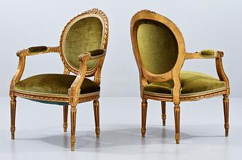 KARMSTOLAR, ett par, gustaviansk stil, 1800/1900-tal.