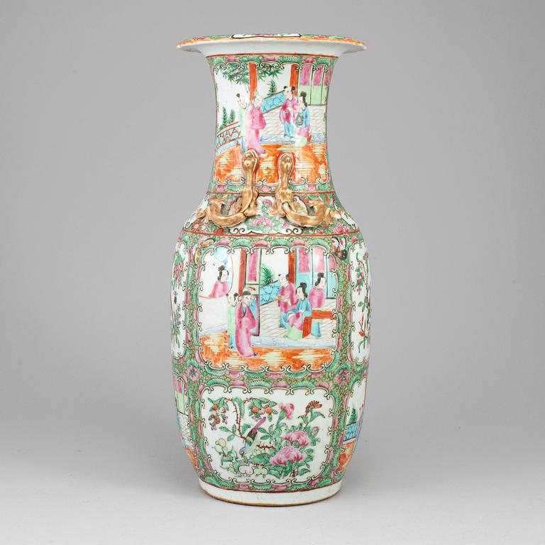 A famille rose canton porcelain floor vase, Qing dynasty, late 19th century.