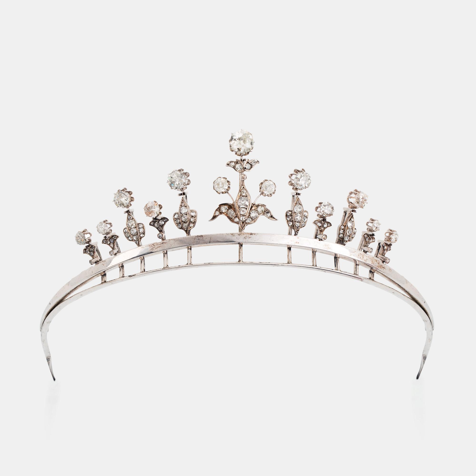 Tiara/Collier Hugo Strömdahl 18K vitguld med gammal- och rosenslipade diamanter.