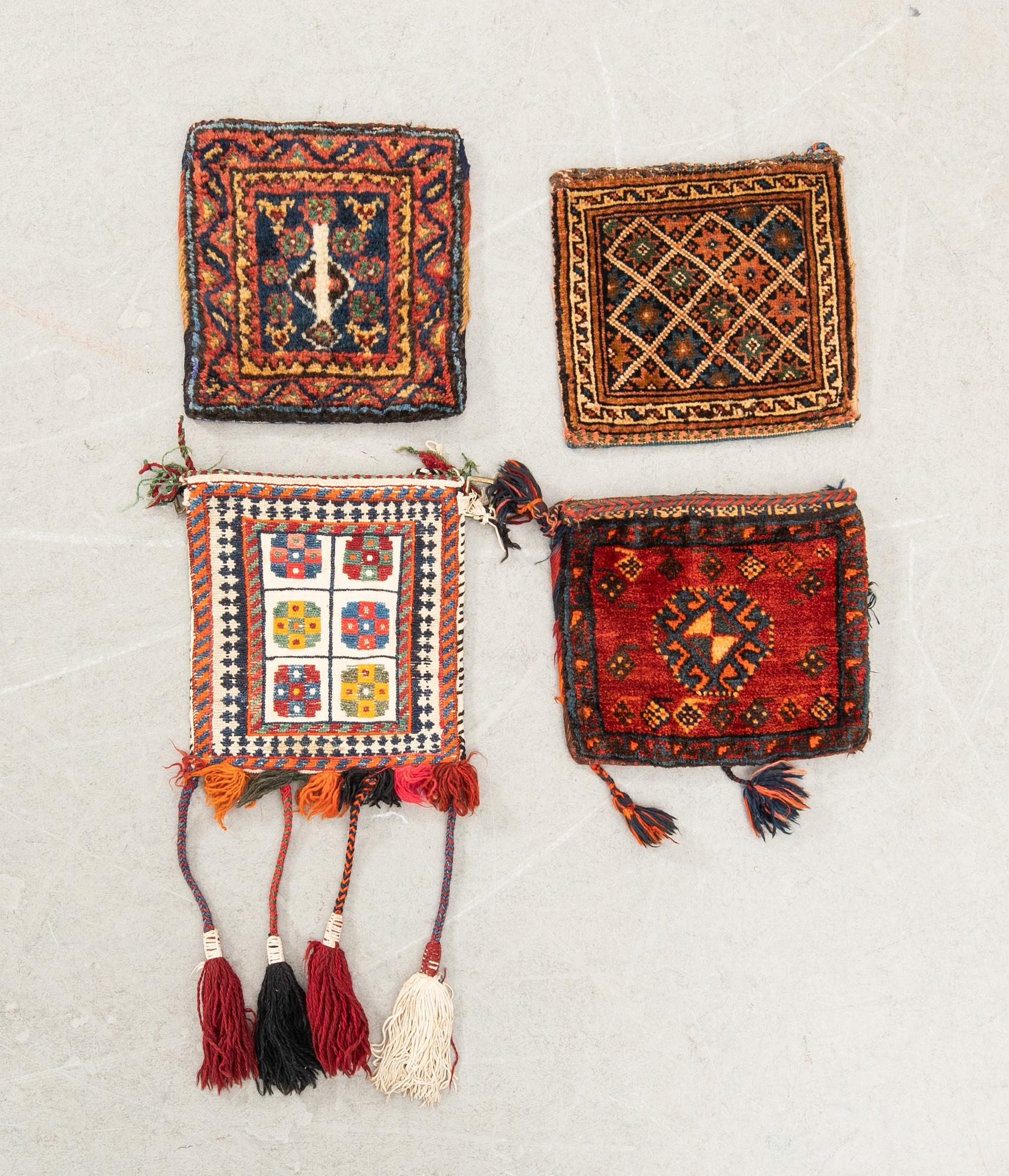 Väskor Chanteh Bachtiari, Kashgai, Kamseh och Afshar semiantika ca 25x26 cm (exkl tofsar).