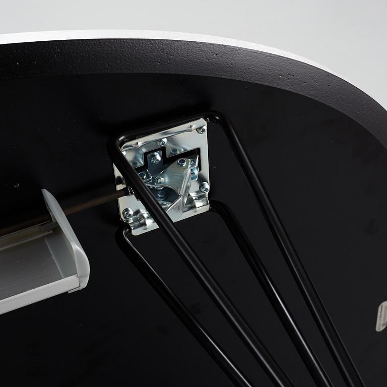 Bruno Mathsson & Piet Hein, matbord, "Superellips B620", Fritz Hansen, Danmark, daterat 2016.