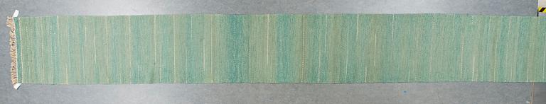 GALLERIMATTA, trasmattsteknik. 1082x71 cm. Sverige 1900-tal.