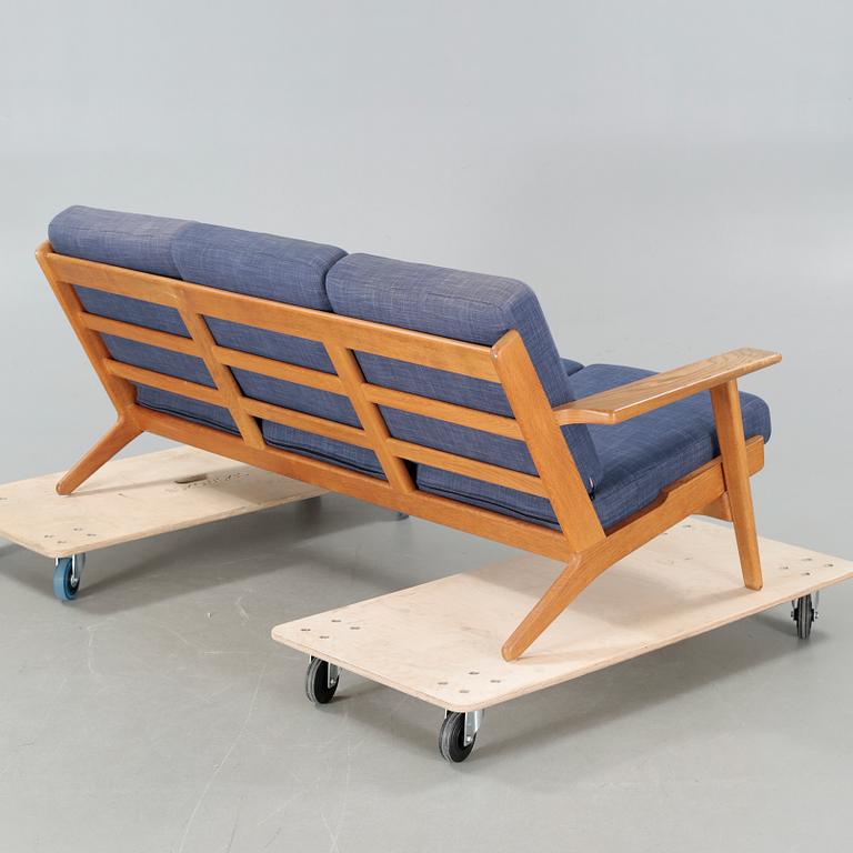 a sofa, model GE-290 for Getama Gedsted, Denmark.