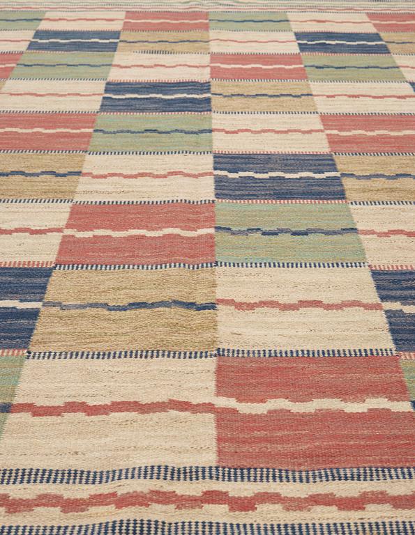 Märta Måås-Fjetterström, A CARPET. "Vita Rutmattan". Flat weave. 362,5 x 221  cm. Signed AB MMF.