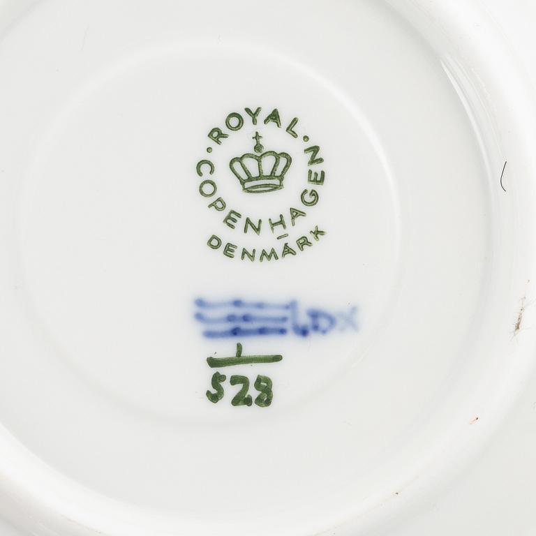 Crèmekoppar med lock, 1 par, porslin, "Musselmalet", halvblonde, Royal Copenhagen, Danmark.