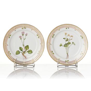 A set of 12 Royal Copenhagen 'Flora Danica' lunch plates, Denmark, 20th century.