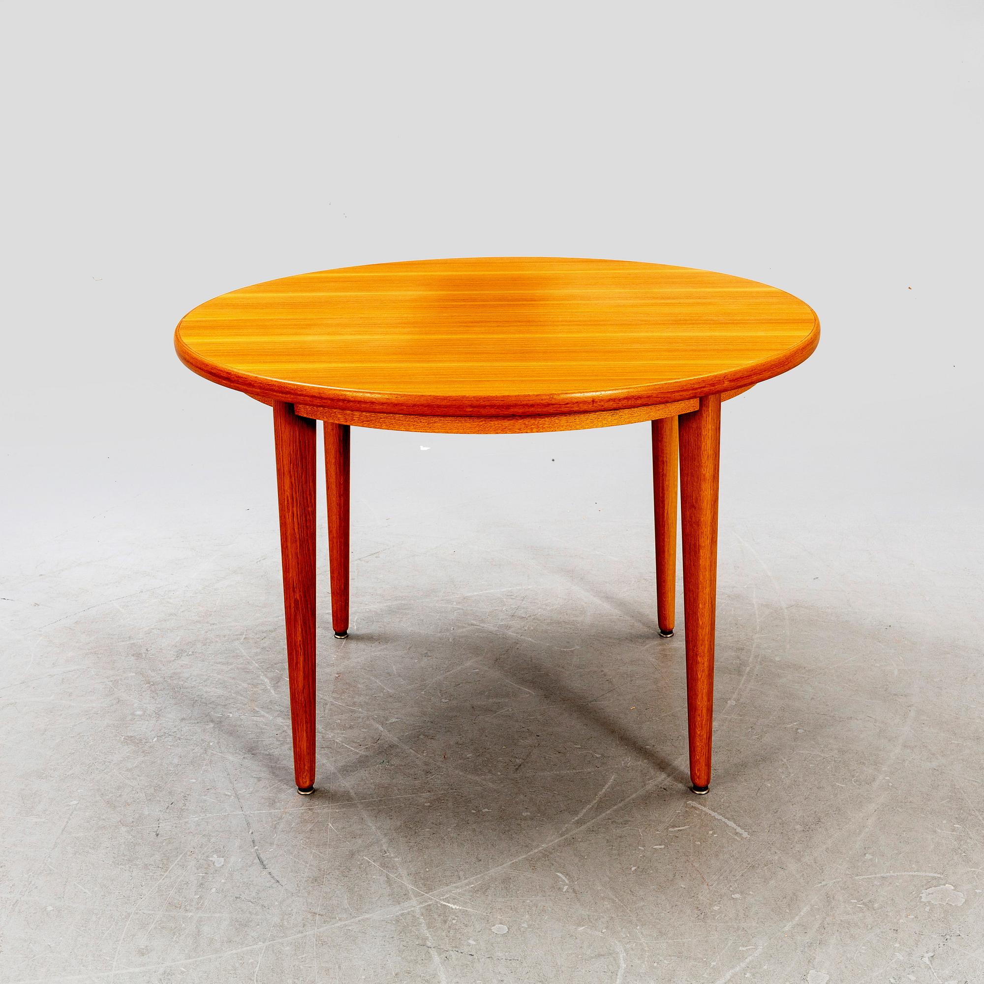 A Karl Erik Ekselius five piece teak suite, JOC, late 20th Century.