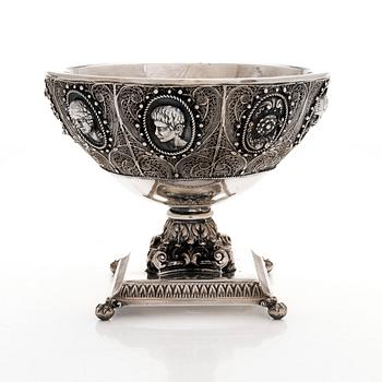 Skål på fot, silver, Spanien, efter 1934.