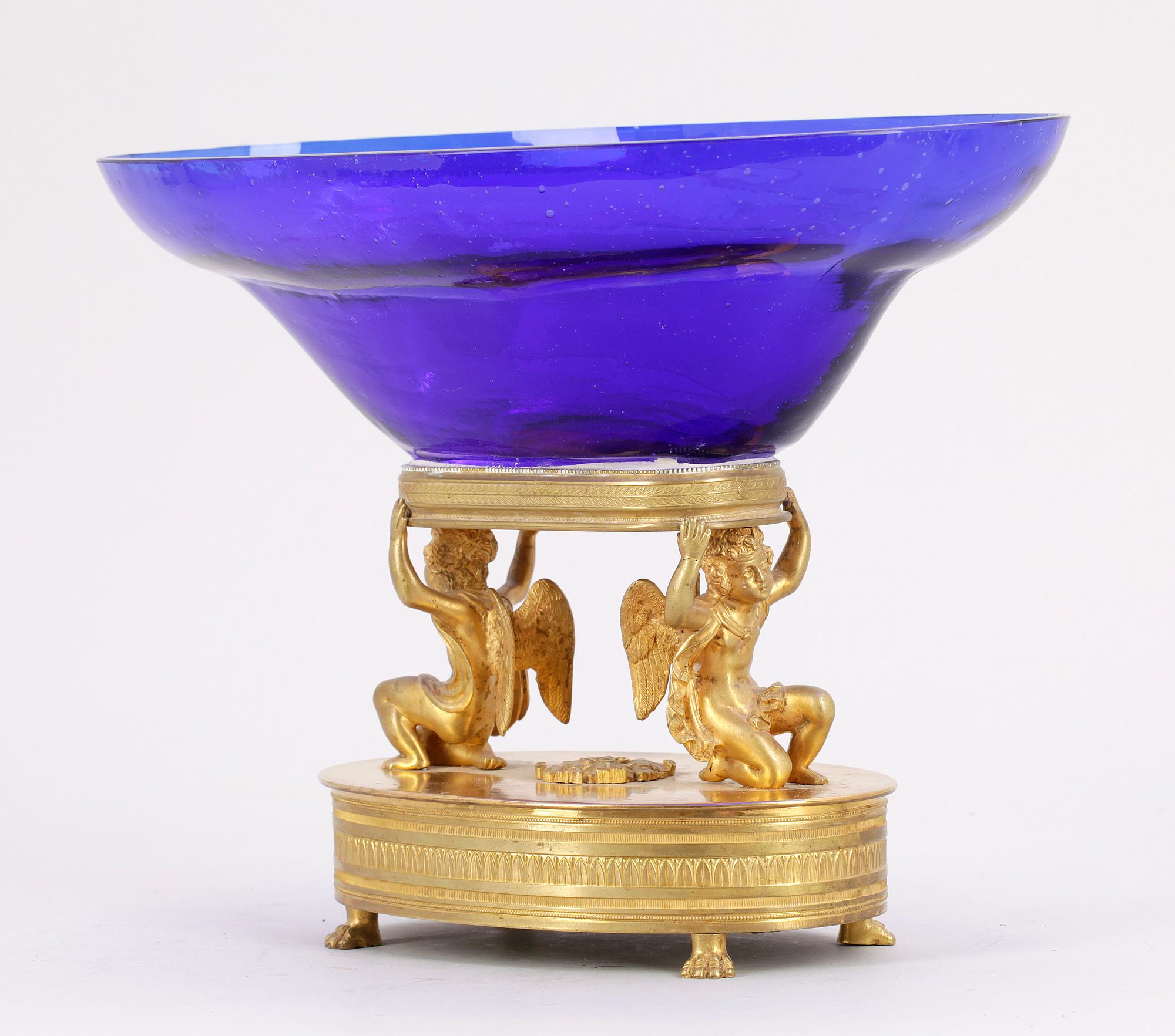 UPPSATSSKÅL, empire, troligen Ryssland. 1800-talets första hälft.